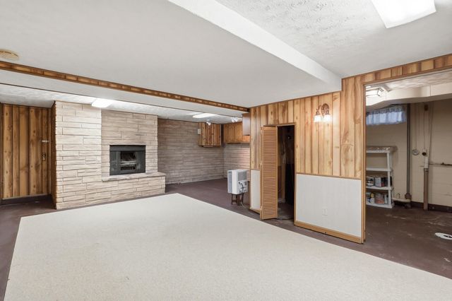 3822 Wilkes Avenue, Davenport, IA 52806