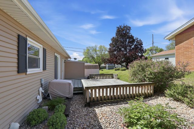 3822 Wilkes Avenue, Davenport, IA 52806