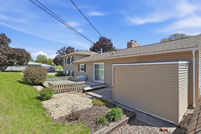 3822 Wilkes Avenue, Davenport, IA 52806