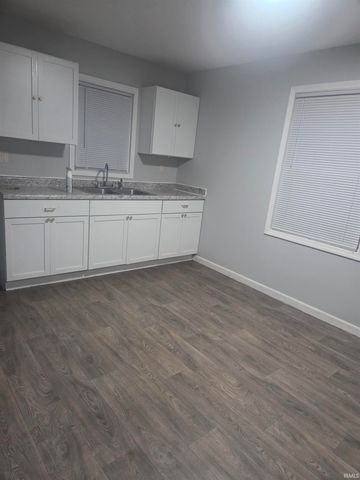 1011 Jefferson Avenue, Evansville, IN 47714