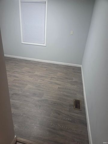 1011 Jefferson Avenue, Evansville, IN 47714