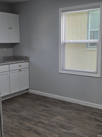 1011 Jefferson Avenue, Evansville, IN 47714