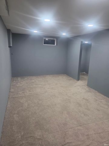 1011 Jefferson Avenue, Evansville, IN 47714