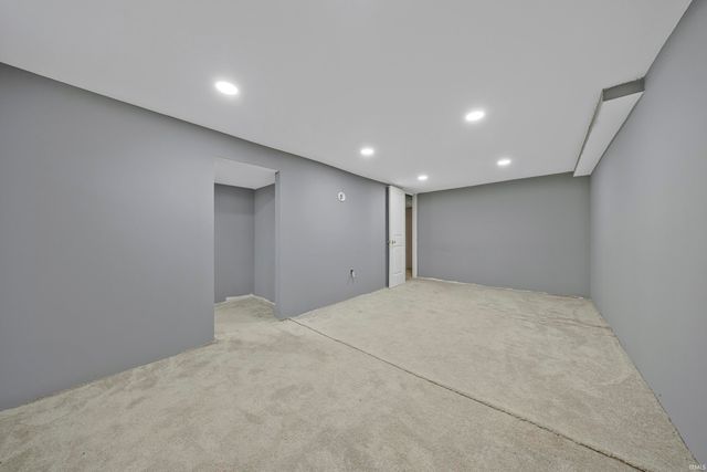 1011 Jefferson Avenue, Evansville, IN 47714