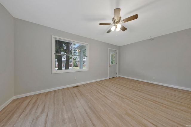 1011 Jefferson Avenue, Evansville, IN 47714