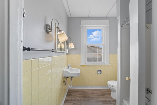 1591-1593 E Weber Road, Columbus, OH 43211