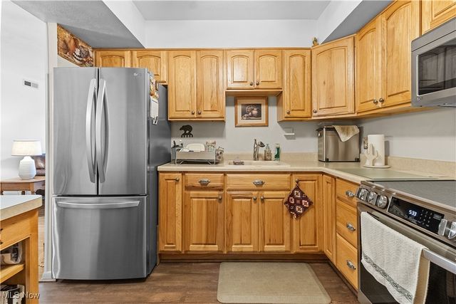 22934 Mastick Road 102, Fairview Park, OH 44126