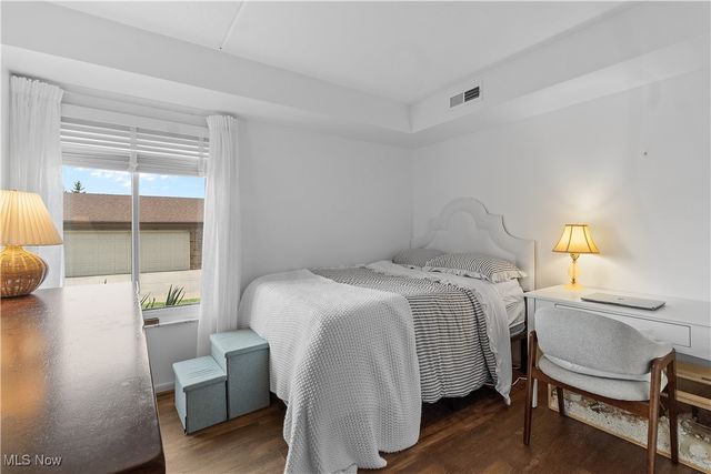 22934 Mastick Road 102, Fairview Park, OH 44126