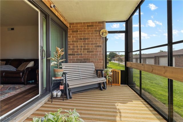 22934 Mastick Road 102, Fairview Park, OH 44126