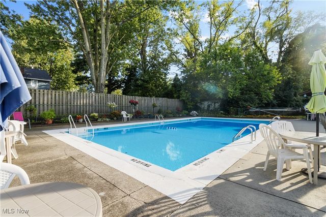 22934 Mastick Road 102, Fairview Park, OH 44126