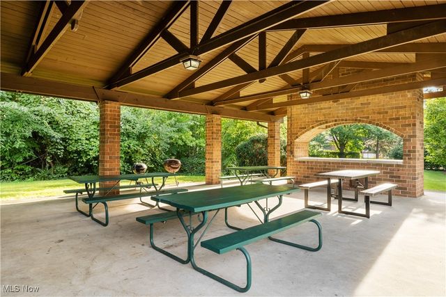 22934 Mastick Road 102, Fairview Park, OH 44126