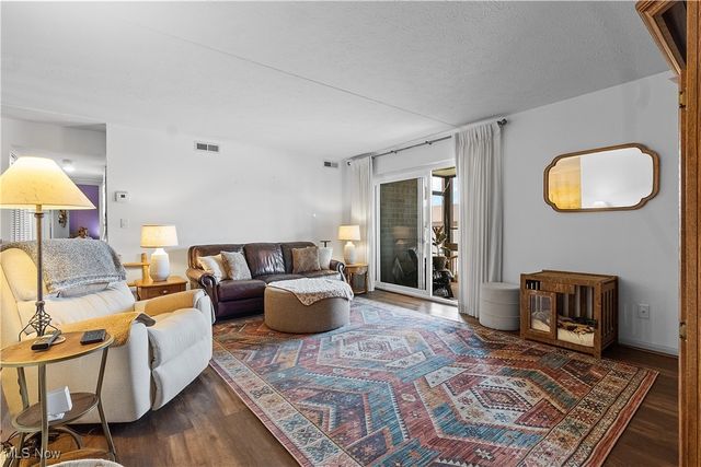 22934 Mastick Road 102, Fairview Park, OH 44126