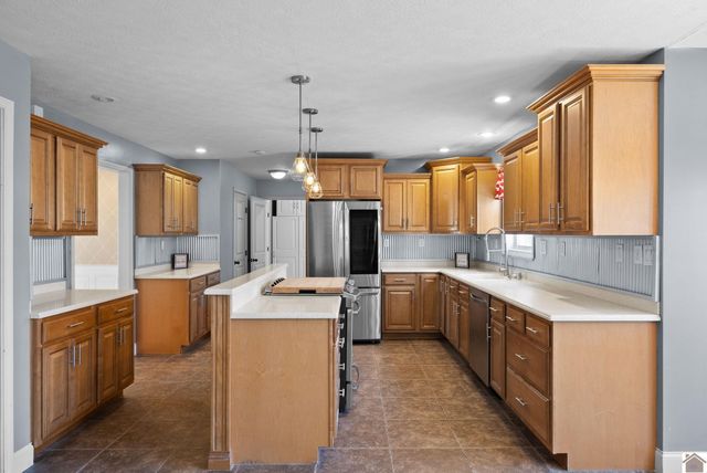 6603 GREENVILLE ROAD, Hopkinsville, KY 42240