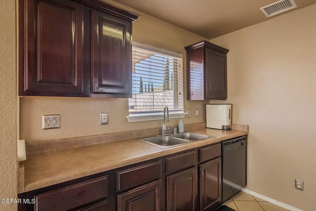 3061 Jose Ortiz Lane, El Paso, TX 79936