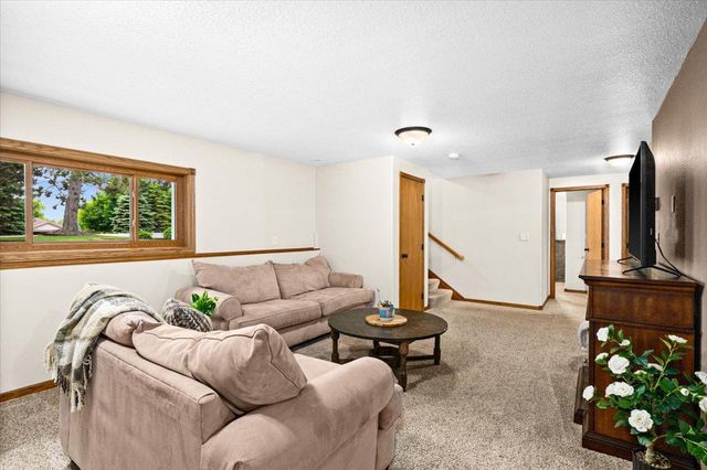 4909 Whitetail Drive, Hermantown, MN 55811