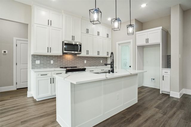 5010 Terlingua Drive, Granbury, TX 76048