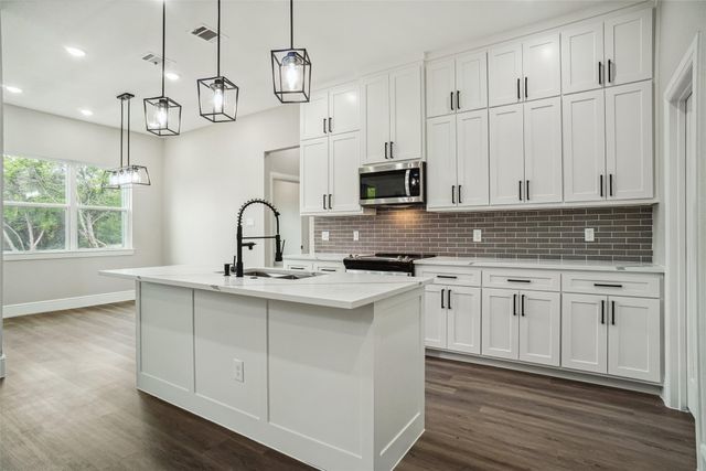 5010 Terlingua Drive, Granbury, TX 76048