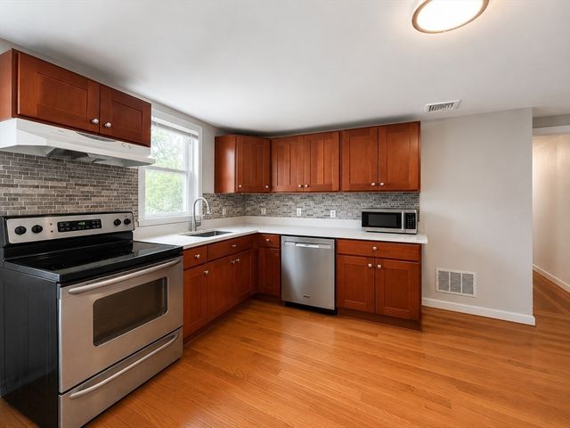 803 Boylston St B, Brookline, MA 02467
