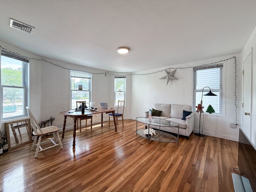 803 Boylston St B, Brookline, MA 02467