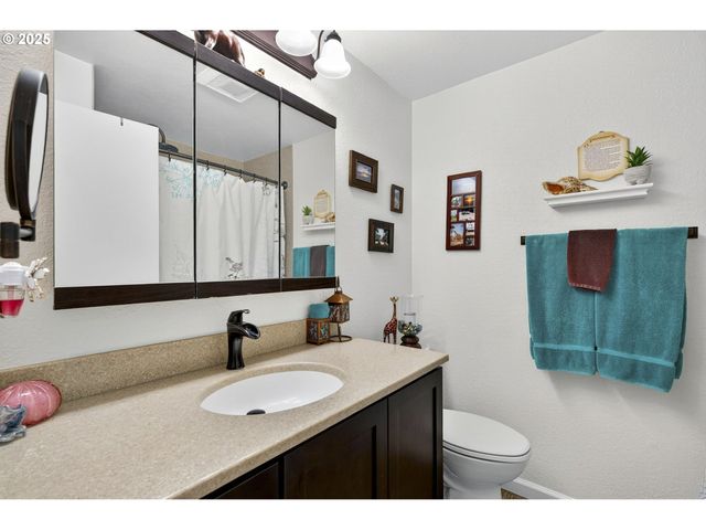 44 EAGLE CREST Dr 18, Lake Oswego, OR 97035