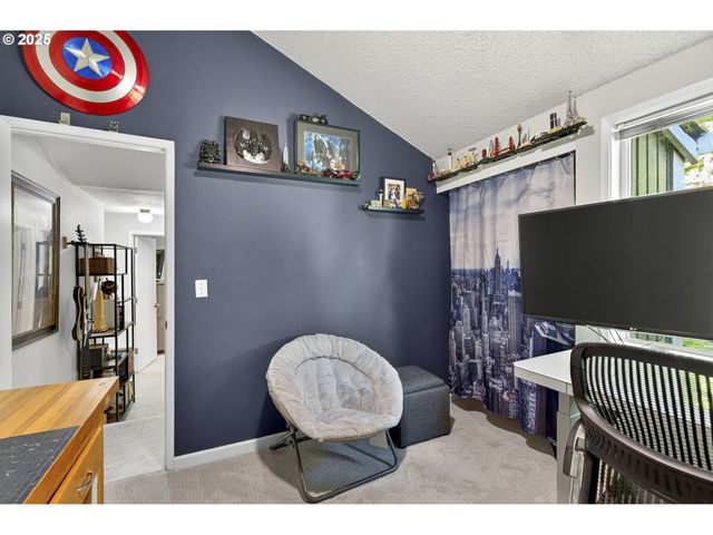 44 EAGLE CREST Dr 18, Lake Oswego, OR 97035