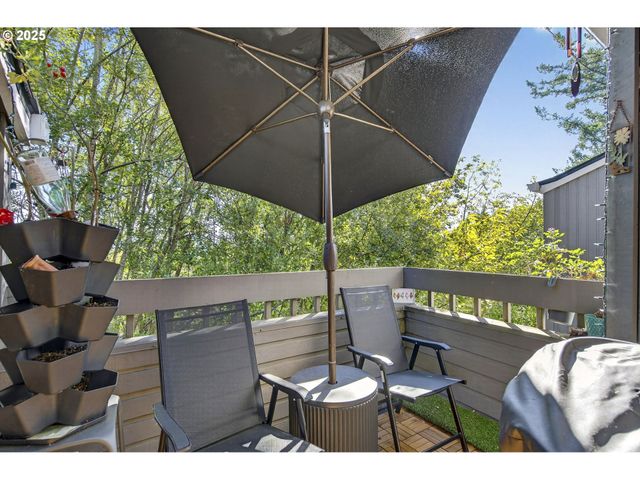 44 EAGLE CREST Dr 18, Lake Oswego, OR 97035