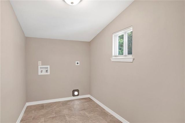 27 Mckeough Avenue, Saraland, AL 36571