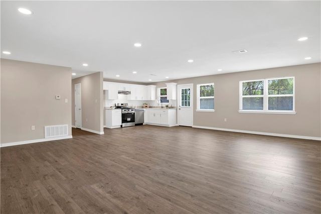 27 Mckeough Avenue, Saraland, AL 36571