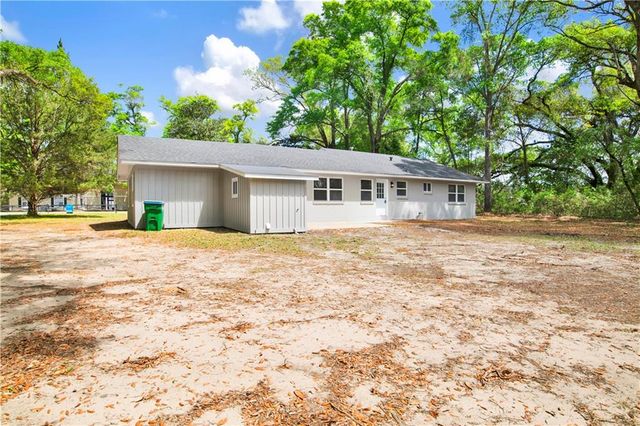 27 Mckeough Avenue, Saraland, AL 36571