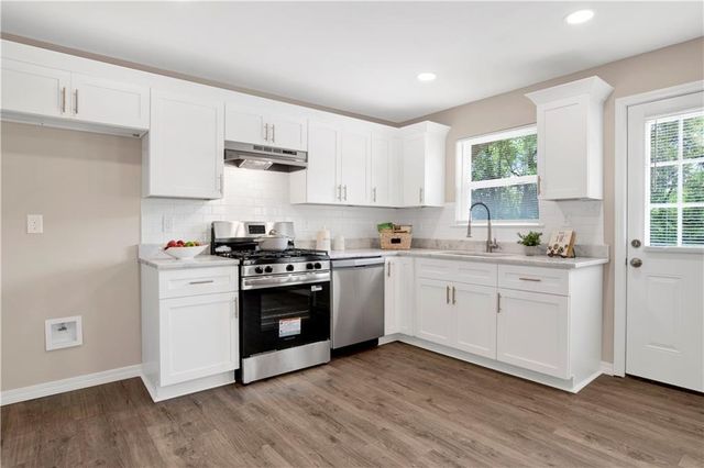 27 Mckeough Avenue, Saraland, AL 36571