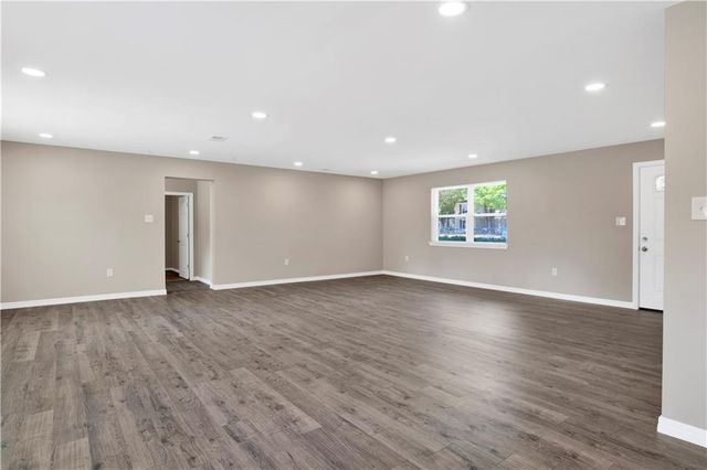 27 Mckeough Avenue, Saraland, AL 36571