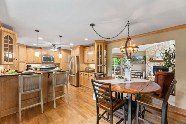 1722 Journeys DRIVE, Hartland, WI 53029