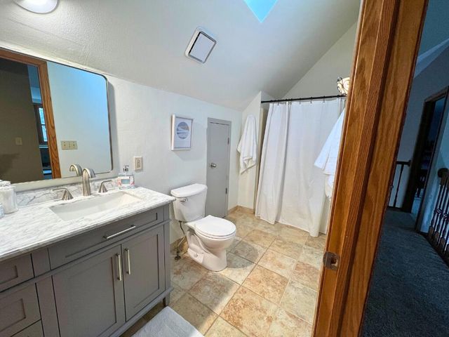 1722 Journeys DRIVE, Hartland, WI 53029