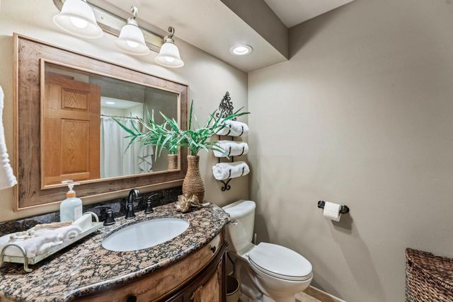 1722 Journeys DRIVE, Hartland, WI 53029