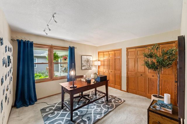 1722 Journeys DRIVE, Hartland, WI 53029