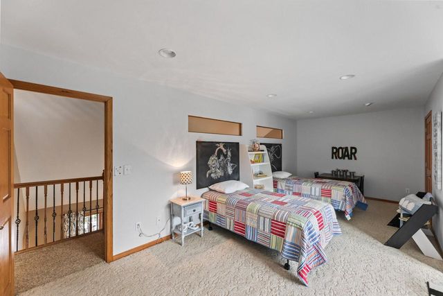 1722 Journeys DRIVE, Hartland, WI 53029