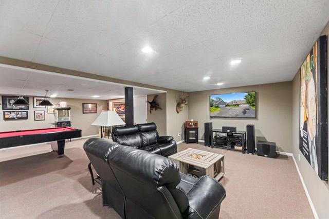 1722 Journeys DRIVE, Hartland, WI 53029