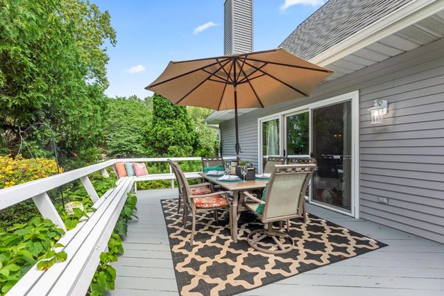 1722 Journeys DRIVE, Hartland, WI 53029