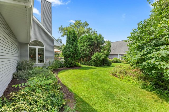 1722 Journeys DRIVE, Hartland, WI 53029