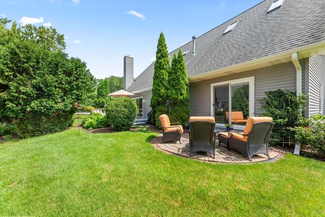 1722 Journeys DRIVE, Hartland, WI 53029