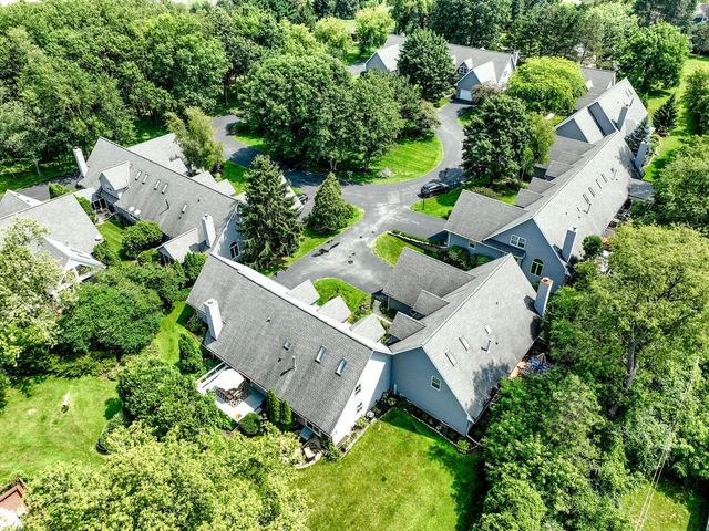 1722 Journeys DRIVE, Hartland, WI 53029