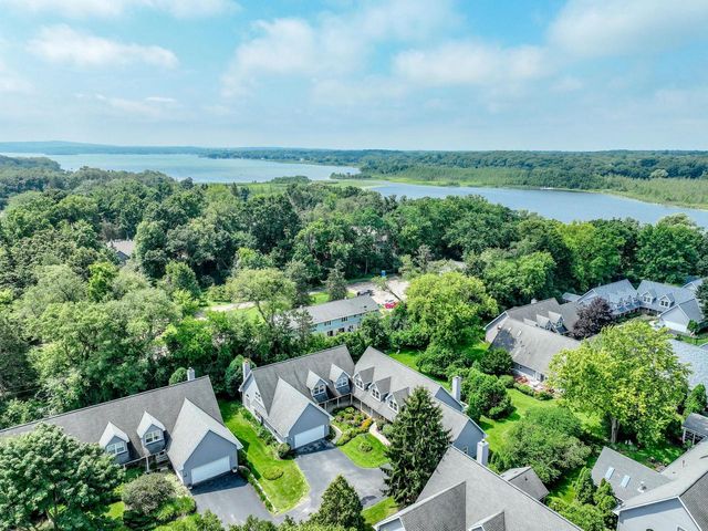 1722 Journeys DRIVE, Hartland, WI 53029