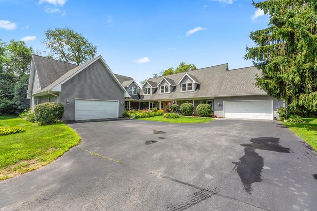 1722 Journeys DRIVE, Hartland, WI 53029