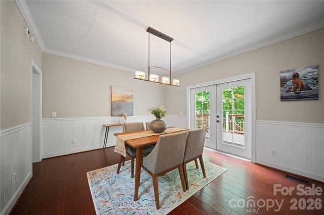 813 Beech Tree Place, Hendersonville, NC 28792
