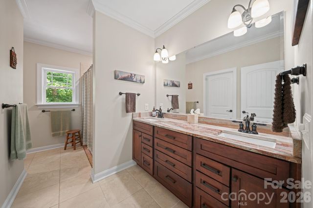 813 Beech Tree Place, Hendersonville, NC 28792