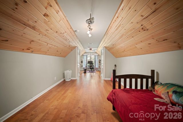 813 Beech Tree Place, Hendersonville, NC 28792