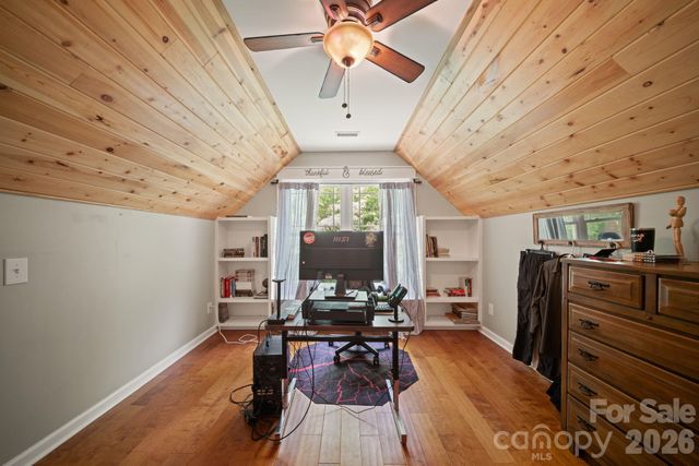 813 Beech Tree Place, Hendersonville, NC 28792