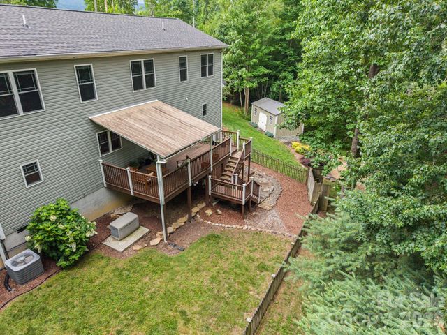 813 Beech Tree Place, Hendersonville, NC 28792