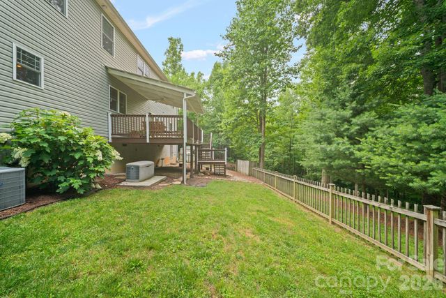813 Beech Tree Place, Hendersonville, NC 28792