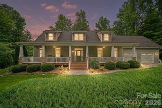 813 Beech Tree Place, Hendersonville, NC 28792